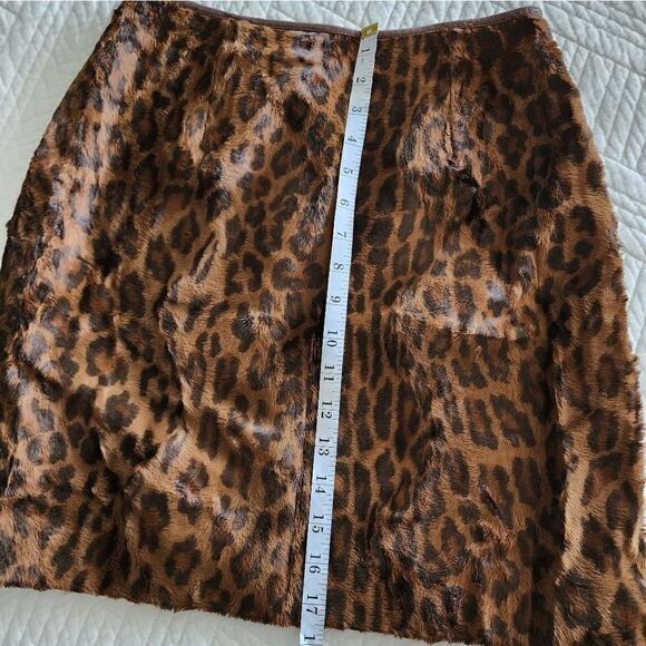 Dana B and Karen faux fur animal print  mini skirt - Picture 5 of 8